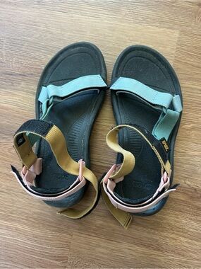 Teva Women's Size 7, Multi-Color Strap Sandals in Mint, Mustard & Blush
